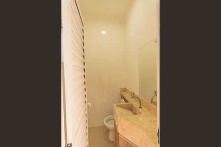 Casa para alugar com 200m², 3 quartos e 3 vagasBanheiro de serviço