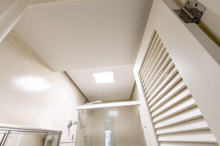 Apartamento para alugar com 198m², 3 quartos e 3 vagas Apartamento para alugar com 198m², 3 quartos e 3 vagasBanheiro de Serviço