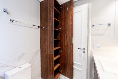 Apartamento para alugar com 198m², 3 quartos e 3 vagas Apartamento para alugar com 198m², 3 quartos e 3 vagasQuarto 3 - Banheiro da Suite