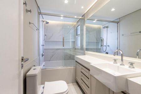 Apartamento para alugar com 198m², 3 quartos e 3 vagas Apartamento para alugar com 198m², 3 quartos e 3 vagasQuarto 1 - Banheiro da Suite