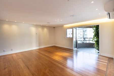 Apartamento para alugar com 198m², 3 quartos e 3 vagas Apartamento para alugar com 198m², 3 quartos e 3 vagasSala