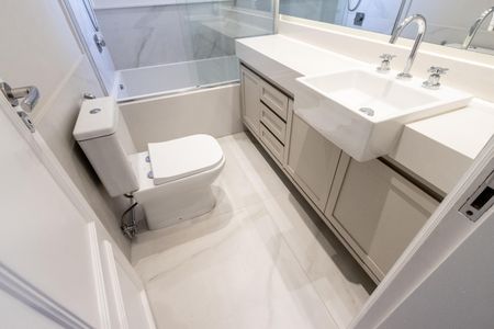 Apartamento para alugar com 198m², 3 quartos e 3 vagas Apartamento para alugar com 198m², 3 quartos e 3 vagasQuarto 1 - Banheiro da Suite