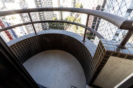 Apartamento para alugar com 198m², 3 quartos e 3 vagas Apartamento para alugar com 198m², 3 quartos e 3 vagasQuarto 1 - Suite