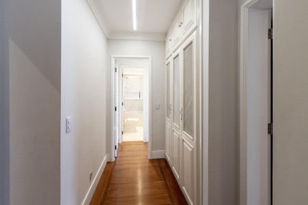 Apartamento para alugar com 198m², 3 quartos e 3 vagas Apartamento para alugar com 198m², 3 quartos e 3 vagasCorredor privativo