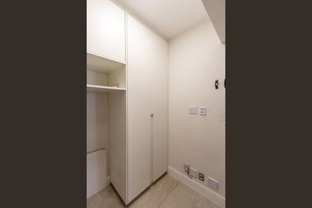 Apartamento para alugar com 198m², 3 quartos e 3 vagas Apartamento para alugar com 198m², 3 quartos e 3 vagasQuarto de Serviço