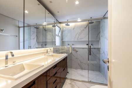 Apartamento para alugar com 198m², 3 quartos e 3 vagas Apartamento para alugar com 198m², 3 quartos e 3 vagasQuarto 3 - Banheiro da Suite