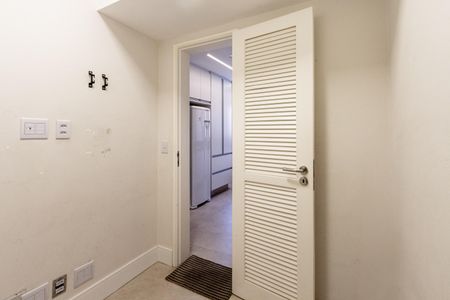 Apartamento para alugar com 198m², 3 quartos e 3 vagas Apartamento para alugar com 198m², 3 quartos e 3 vagasQuarto de Serviço