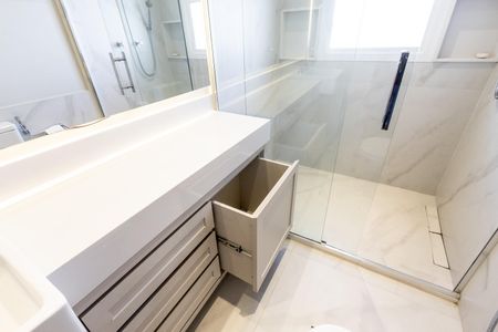Apartamento para alugar com 198m², 3 quartos e 3 vagas Apartamento para alugar com 198m², 3 quartos e 3 vagasQuarto 2 - Banheiro da Suite