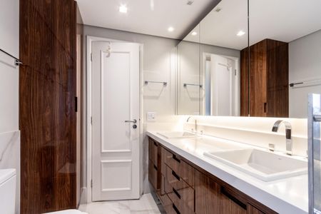 Apartamento para alugar com 198m², 3 quartos e 3 vagas Apartamento para alugar com 198m², 3 quartos e 3 vagasQuarto 3 - Banheiro da Suite