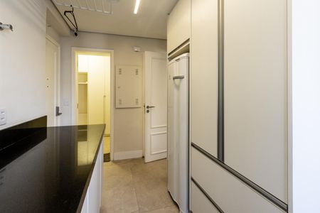 Apartamento para alugar com 198m², 3 quartos e 3 vagas Apartamento para alugar com 198m², 3 quartos e 3 vagasÁrea de Serviço
