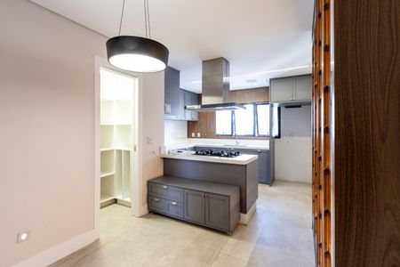 Apartamento para alugar com 198m², 3 quartos e 3 vagas Apartamento para alugar com 198m², 3 quartos e 3 vagasCozinha