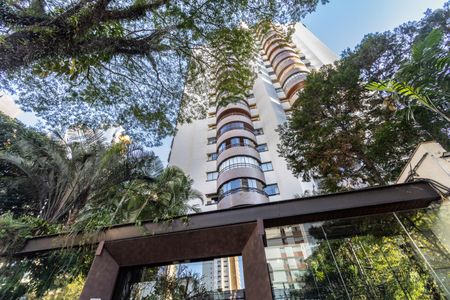 Apartamento para alugar com 198m², 3 quartos e 3 vagas Apartamento para alugar com 198m², 3 quartos e 3 vagasFachada do Condomínio