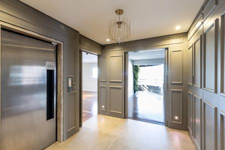 Apartamento para alugar com 198m², 3 quartos e 3 vagas Apartamento para alugar com 198m², 3 quartos e 3 vagasHall de entrada