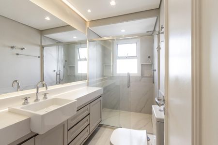 Apartamento para alugar com 198m², 3 quartos e 3 vagas Apartamento para alugar com 198m², 3 quartos e 3 vagasQuarto 2 - Banheiro da Suite