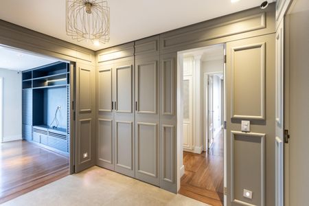 Apartamento para alugar com 198m², 3 quartos e 3 vagas Apartamento para alugar com 198m², 3 quartos e 3 vagasHall de entrada