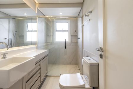 Apartamento para alugar com 198m², 3 quartos e 3 vagas Apartamento para alugar com 198m², 3 quartos e 3 vagasQuarto 2 - Banheiro da Suite