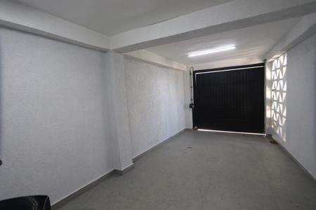Garagem de casa à venda com 2 quartos, 140m² em Vila Prudente, São Paulo