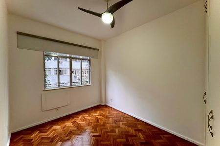 Apartamento à venda com 77m², 2 quartos e sem vaga
