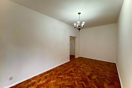 Apartamento à venda com 77m², 2 quartos e sem vaga
