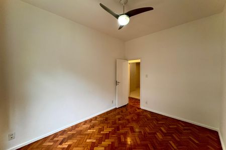 Apartamento à venda com 77m², 2 quartos e sem vaga