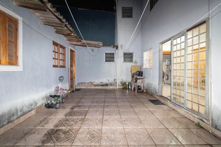 Quintal de casa à venda com 1 quarto, 385m² em Guarujá, Porto Alegre
