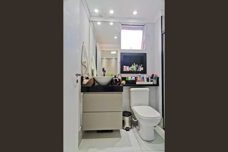 Apartamento à venda com 115m², 3 quartos e 3 vagas Apartamento à venda com 115m², 3 quartos e 3 vagasBanheiro da Suíte