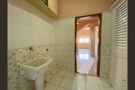 Casa à venda com 217m², 4 quartos e 2 vagas
