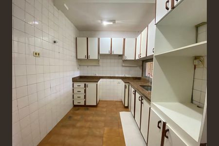 Casa à venda com 217m², 4 quartos e 2 vagas