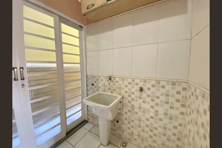 Casa à venda com 217m², 4 quartos e 2 vagas