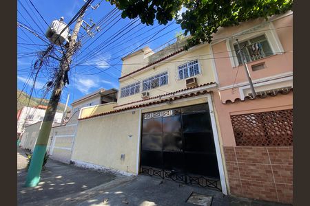 Casa à venda com 217m², 4 quartos e 2 vagas