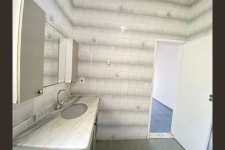 Casa à venda com 217m², 4 quartos e 2 vagas