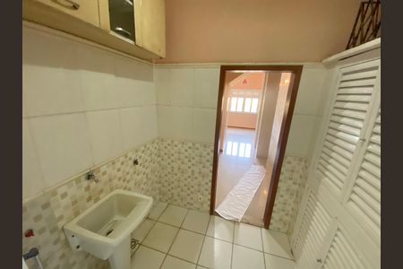 Casa à venda com 217m², 4 quartos e 2 vagas
