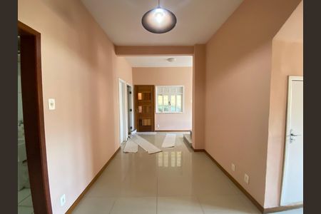 Casa à venda com 217m², 4 quartos e 2 vagas