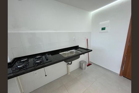 Cozinha de apartamento para alugar com 2 quartos, 45m² em Inhaúma, Rio de Janeiro