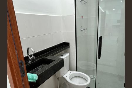 Banheiro social de apartamento para alugar com 2 quartos, 45m² em Inhaúma, Rio de Janeiro
