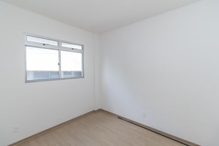 Quarto 1 de apartamento para alugar com 2 quartos, 54m² em Planalto, Belo Horizonte