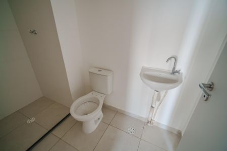 Apartamento à venda com 40m², 2 quartos e sem vaga Apartamento à venda com 40m², 2 quartos e sem vagaBanheiro