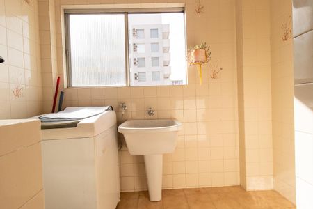 Apartamento à venda com 74m², 3 quartos e 1 vagaÁrea de Serviço