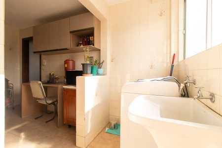 Apartamento à venda com 74m², 3 quartos e 1 vagaÁrea de Serviço