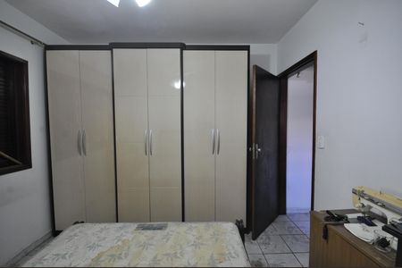 Casa para alugar com 172m², 3 quartos e 2 vagasQuarto 3