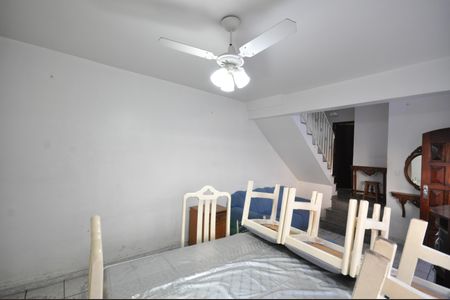 Casa para alugar com 172m², 3 quartos e 2 vagasSala