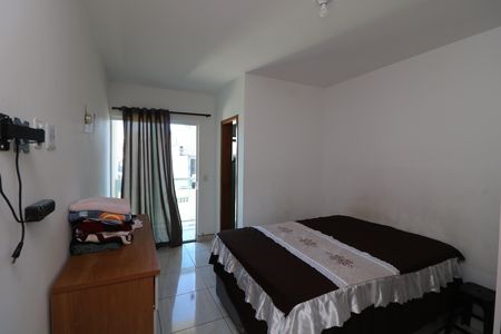 Casa à venda com 75m², 2 quartos e 2 vagasSuíte 