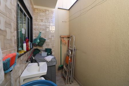 Casa à venda com 75m², 2 quartos e 2 vagasÁrea de Serviço