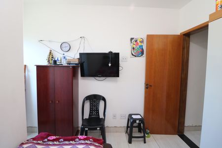 Casa à venda com 75m², 2 quartos e 2 vagasSuíte 2
