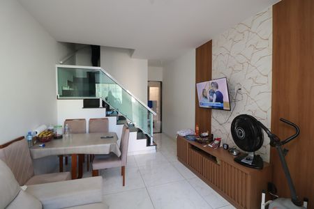 Sala de casa à venda com 2 quartos, 75m² em Vila Antonieta, São Paulo