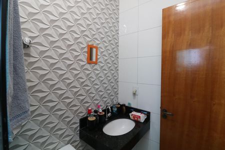 Casa à venda com 75m², 2 quartos e 2 vagasBanheiro da Suíte