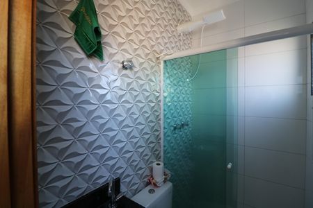 Casa à venda com 75m², 2 quartos e 2 vagasBanheiro da Suíte 2