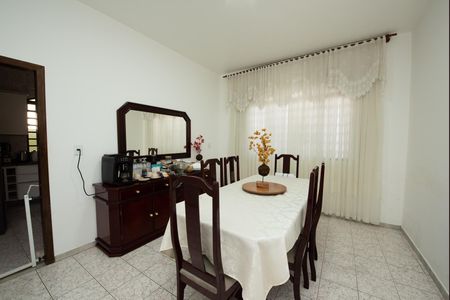 Casa à venda com 360m², 3 quartos e 4 vagas Casa à venda com 360m², 3 quartos e 4 vagasCopa