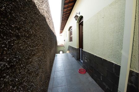 Casa à venda com 360m², 3 quartos e 4 vagas Casa à venda com 360m², 3 quartos e 4 vagasCorredor