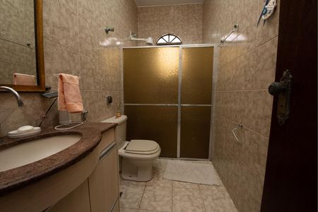 Casa à venda com 360m², 3 quartos e 4 vagas Casa à venda com 360m², 3 quartos e 4 vagasBanheiro 1